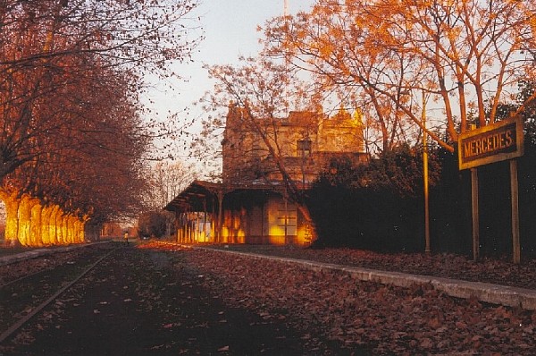 Estacion mercedes en otoño