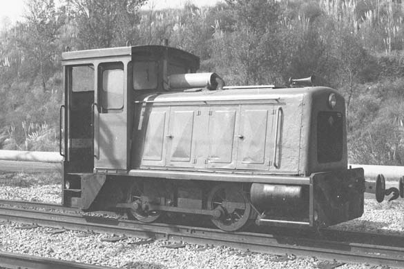 RCAM O&amp;amp;K MV6a 25631, cuando todavía trabajaba en Barreda, en las afueras de la fábrica Solvay. Octubre de 1985 - Foto: Philip G Graham