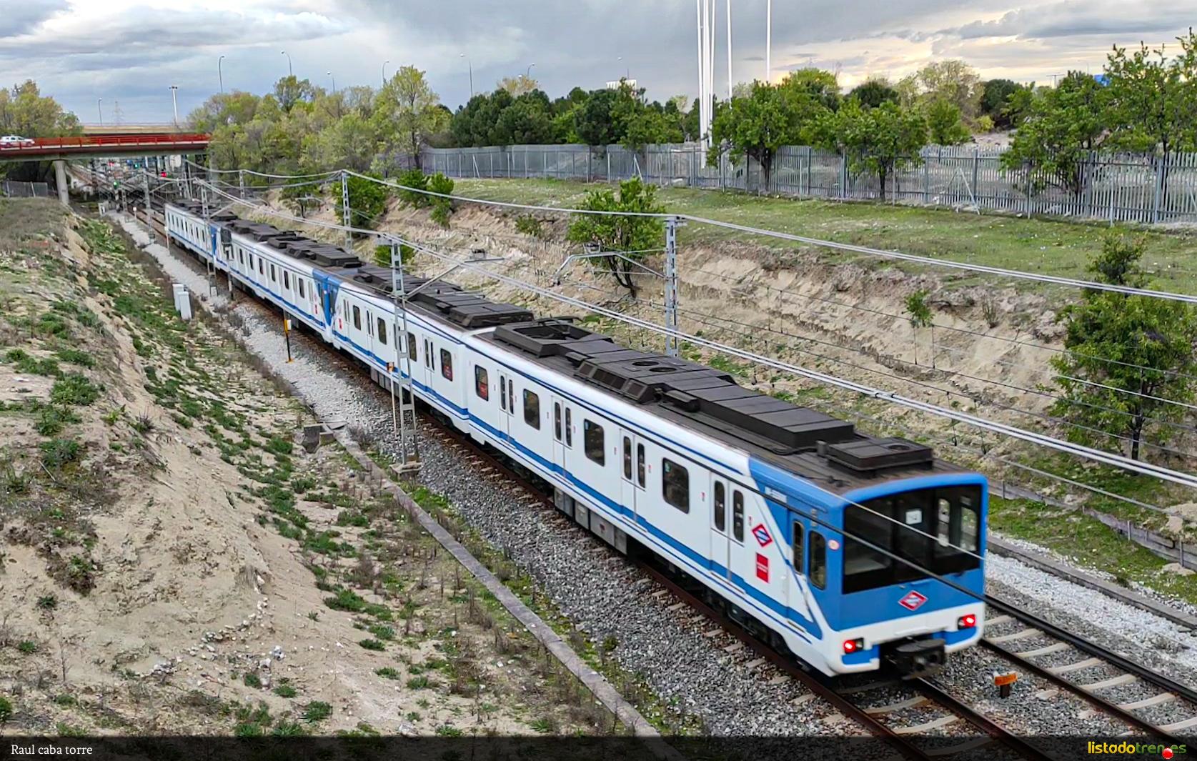5566 a su paso por las proximidades de puerta de A