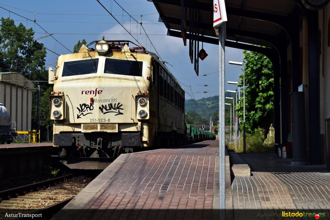 251.023 en Tudela-Veguin