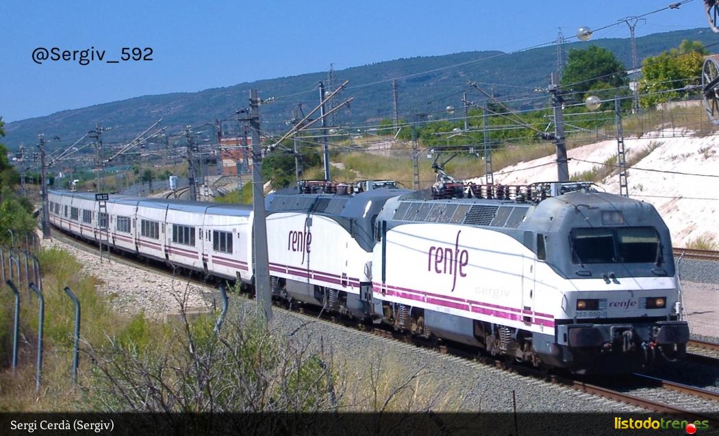 252-050 Con Talgo por Vallada