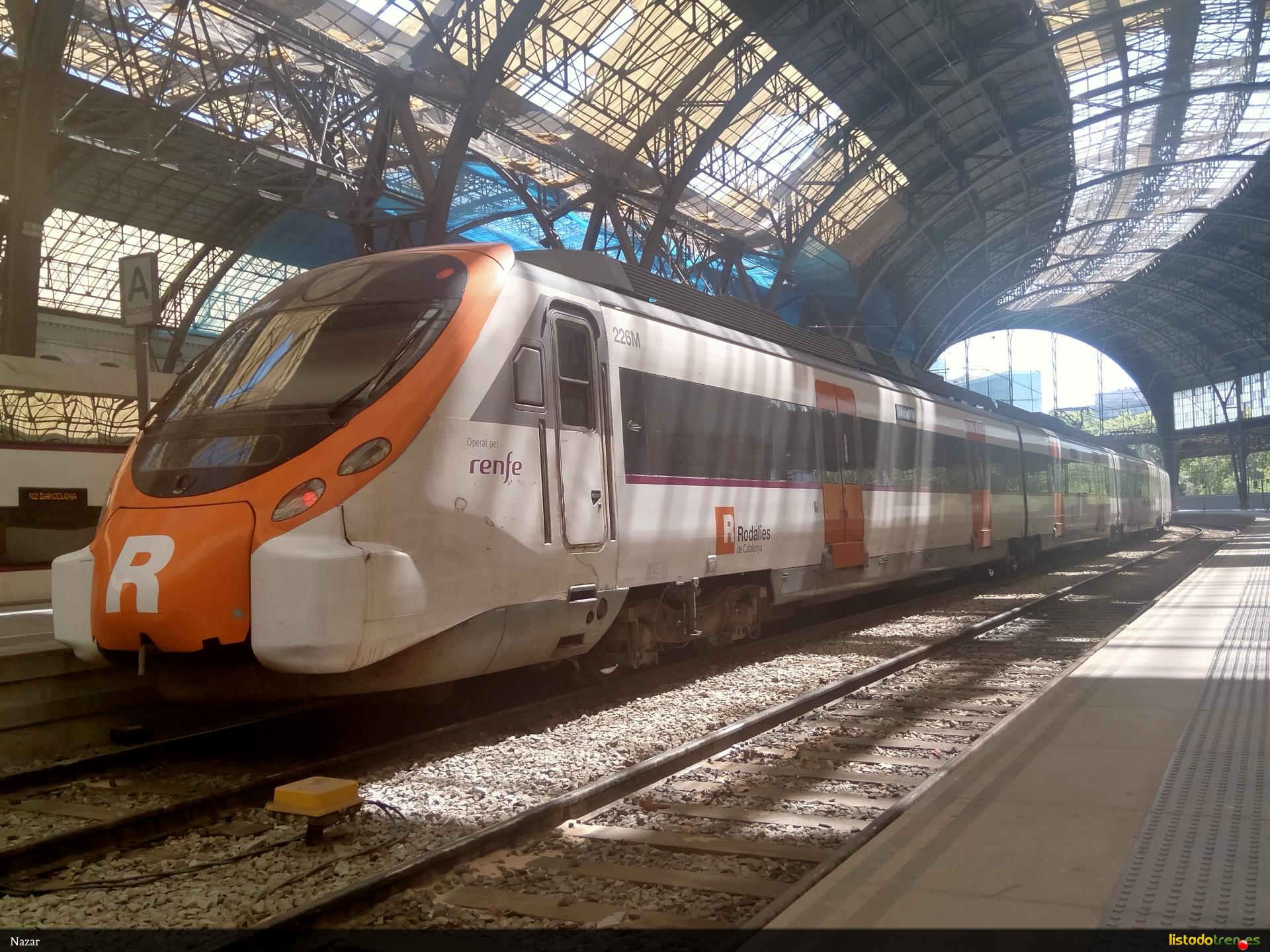 Renfe Civia 465 (226-726M) en Barcelona Estacio de