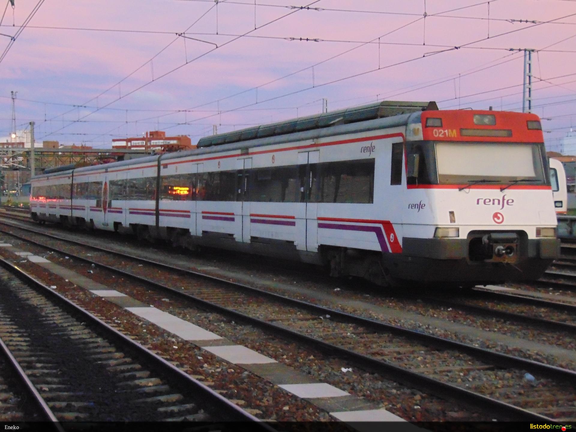 447-021 estacionada en Valladolid