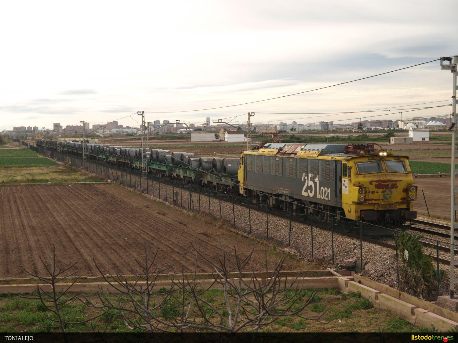 Bobinero a su paso por Alboraya, Valencia.